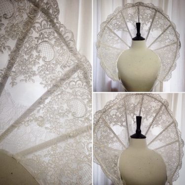 ROUND LACE TRIMMED ELIZABETHAN COLLAR