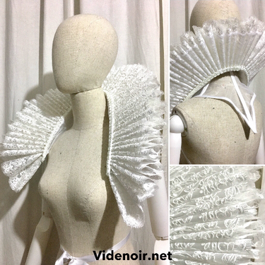 BAROQUE RUFFLED SHOULDER PIECE / LARGE