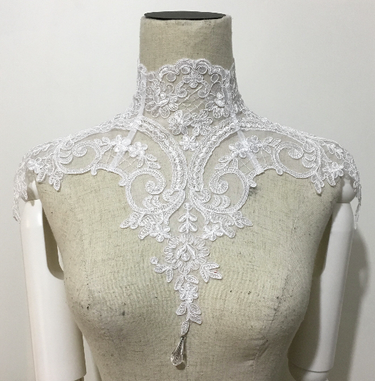 ELEGANT REBRODE LACE NECKPIECE